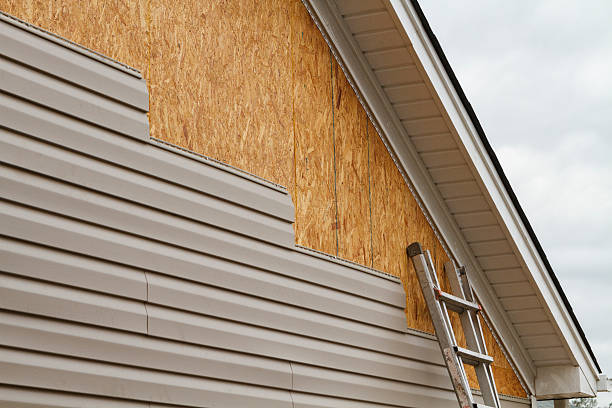 Professional Siding Installation technician working in Seaford, VA